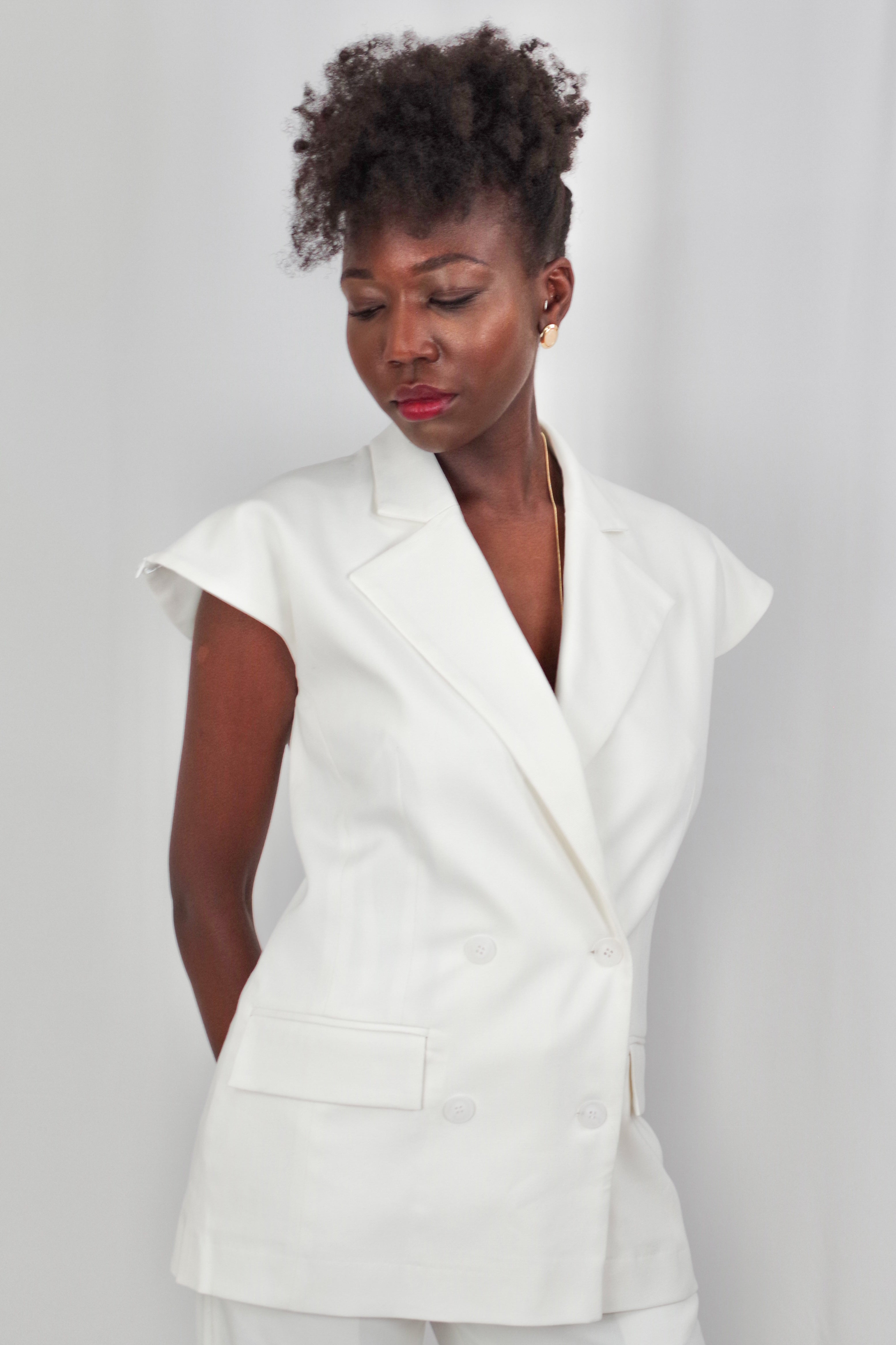 Colete Feminino Amélia Versátil, Manga Curta, Sem Manga, com